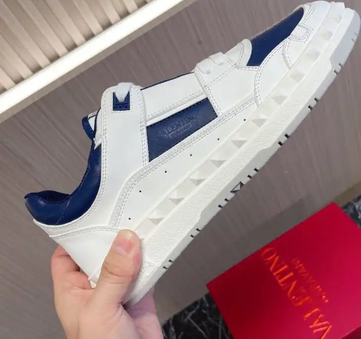 hype Valentino Sneakers