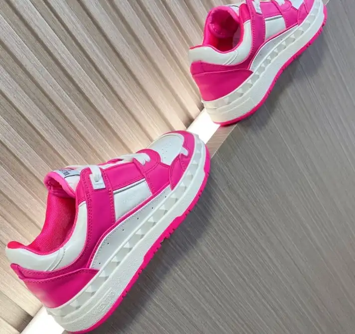 hype Valentino Sneakers