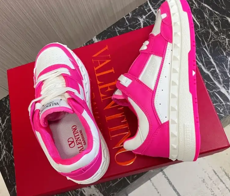 hype Valentino Sneakers