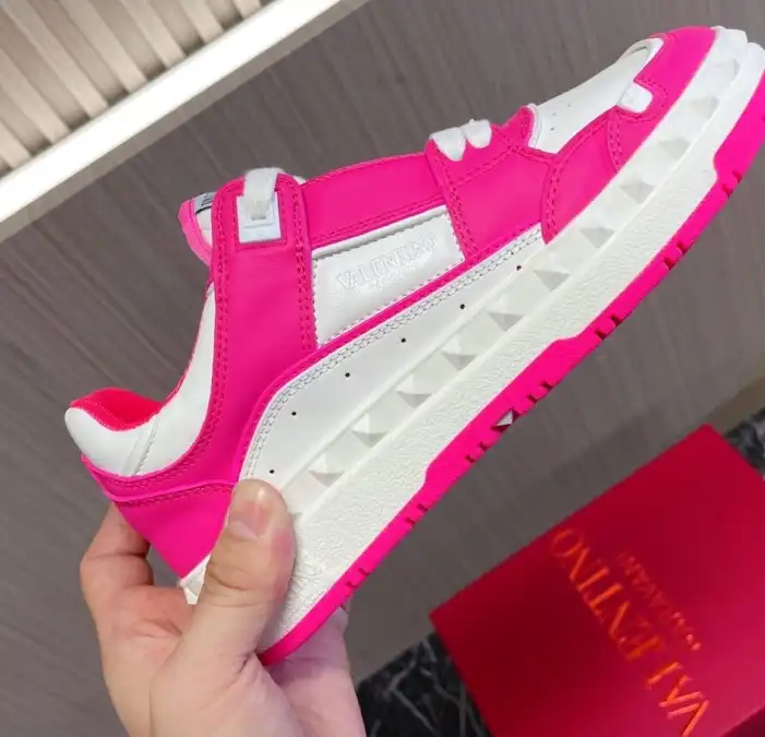 hype Valentino Sneakers