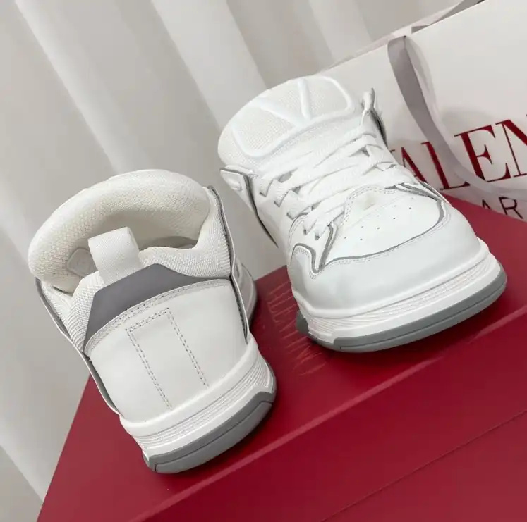 hype Valentino Sneakers