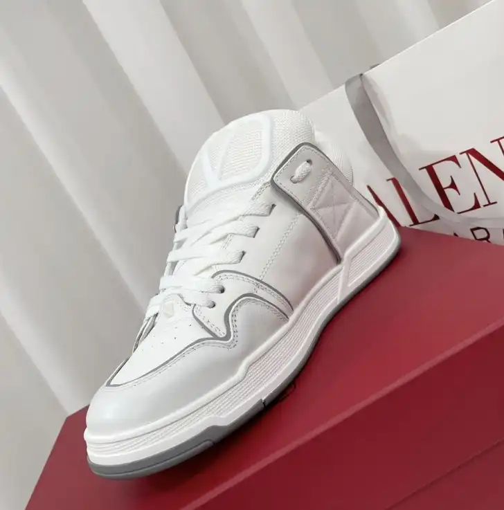 hype Valentino Sneakers