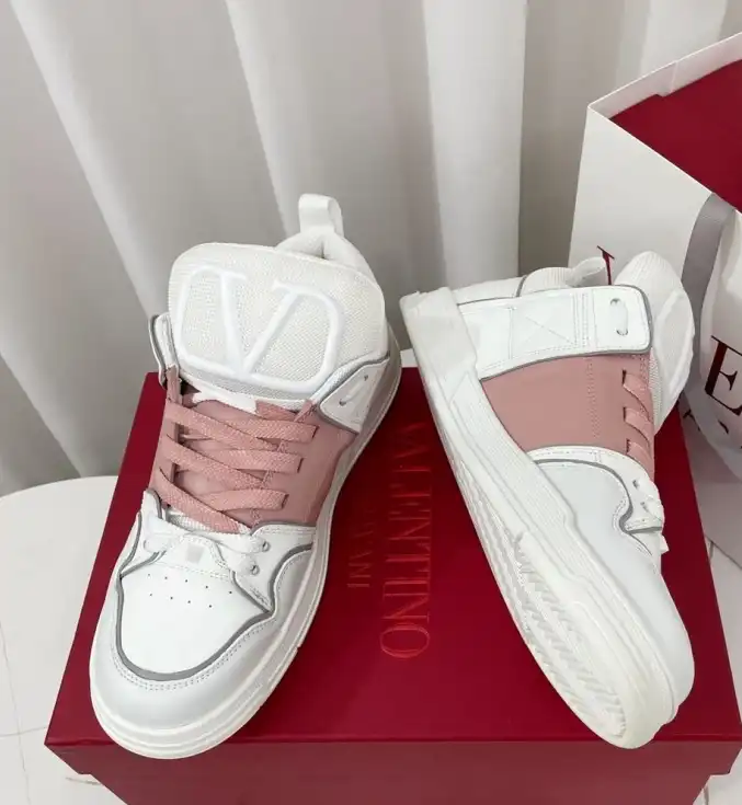 hype Valentino Sneakers