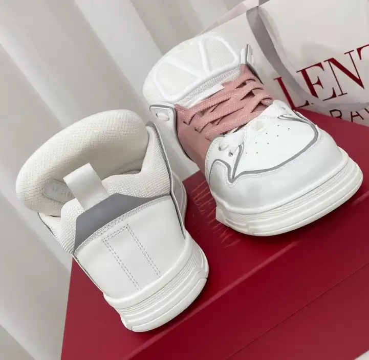 hype Valentino Sneakers