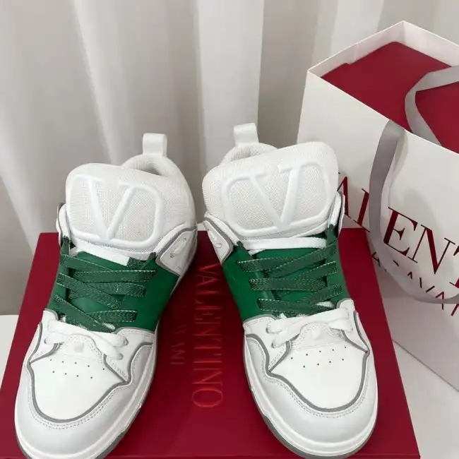 hype Valentino Sneakers