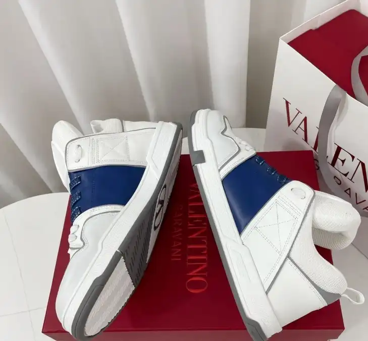 hype Valentino Sneakers