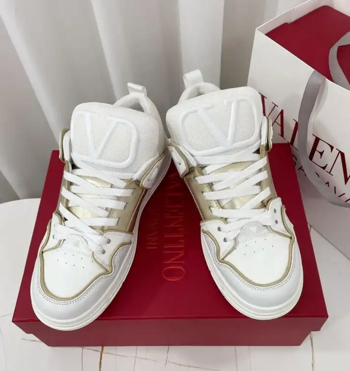 hype Valentino Sneakers