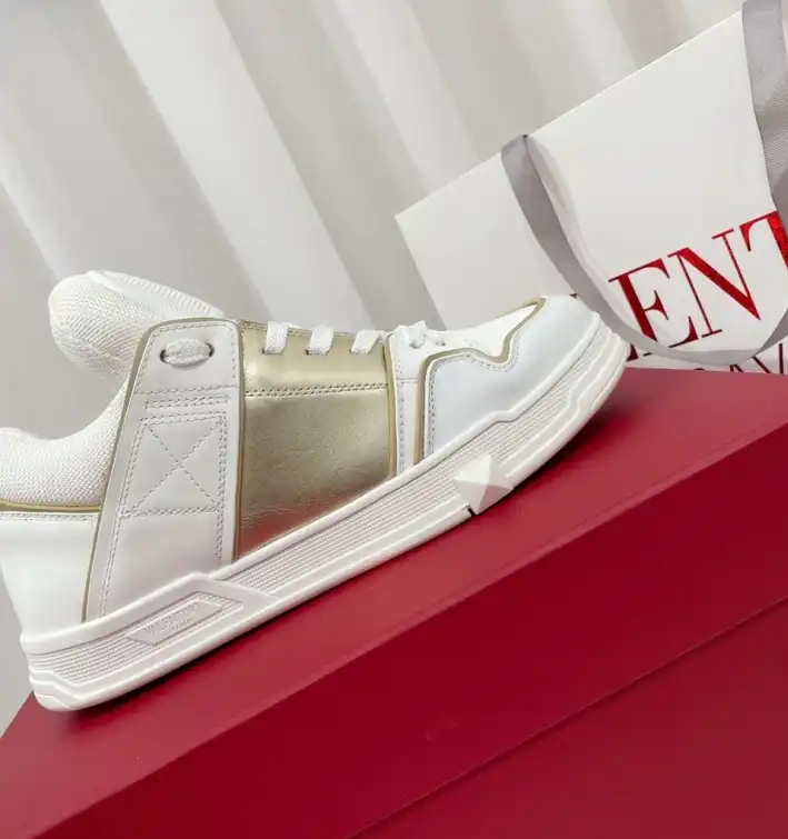 hype Valentino Sneakers