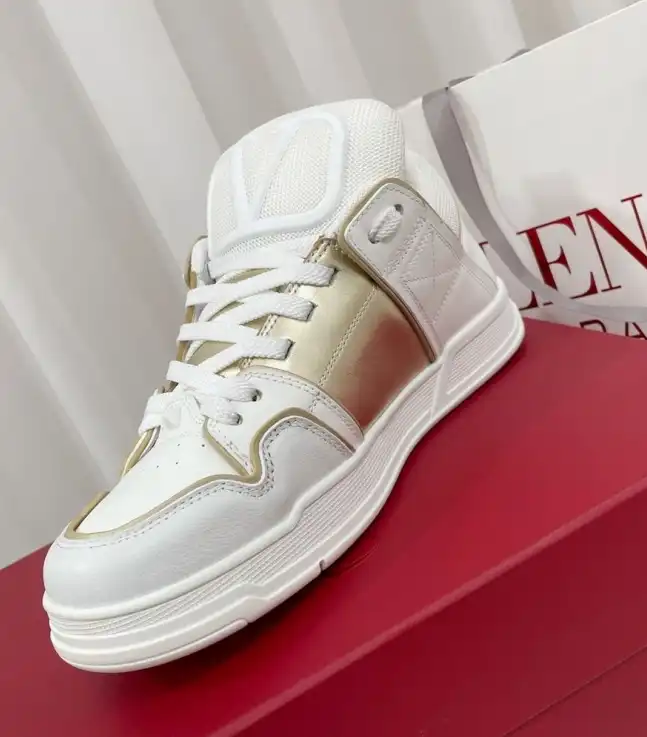 hype Valentino Sneakers