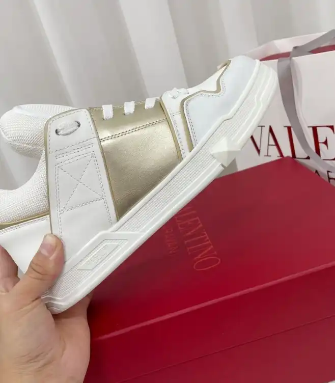 hype Valentino Sneakers