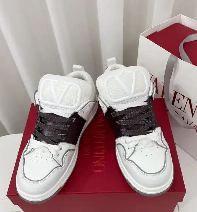 hype Valentino Sneakers