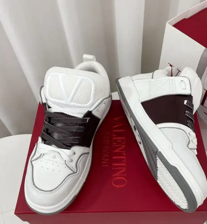 hype Valentino Sneakers