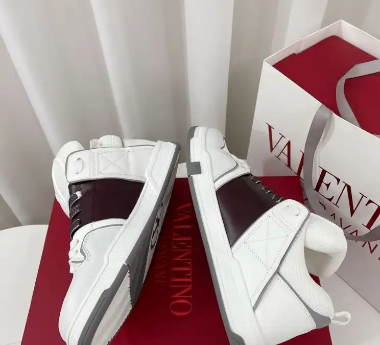 hype Valentino Sneakers