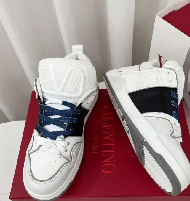 hype Valentino Sneakers