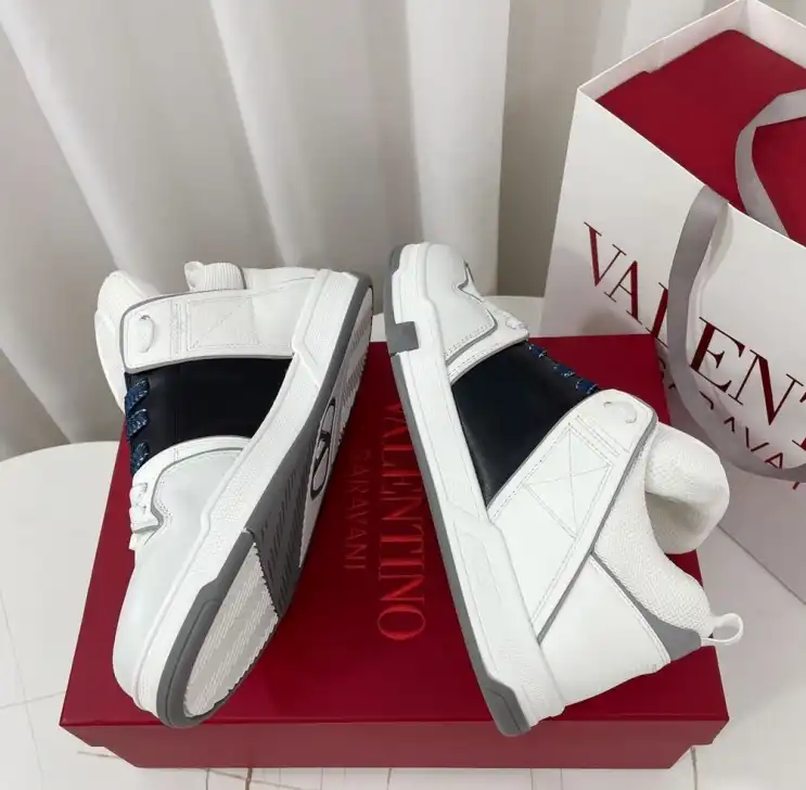 hype Valentino Sneakers