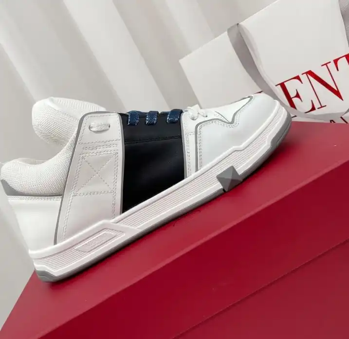 hype Valentino Sneakers