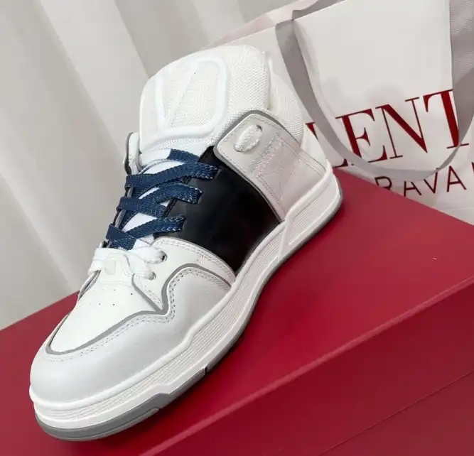 hype Valentino Sneakers