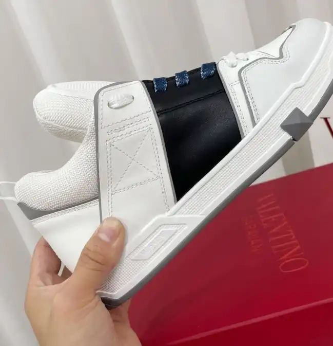 hype Valentino Sneakers