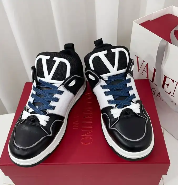 hype Valentino Sneakers