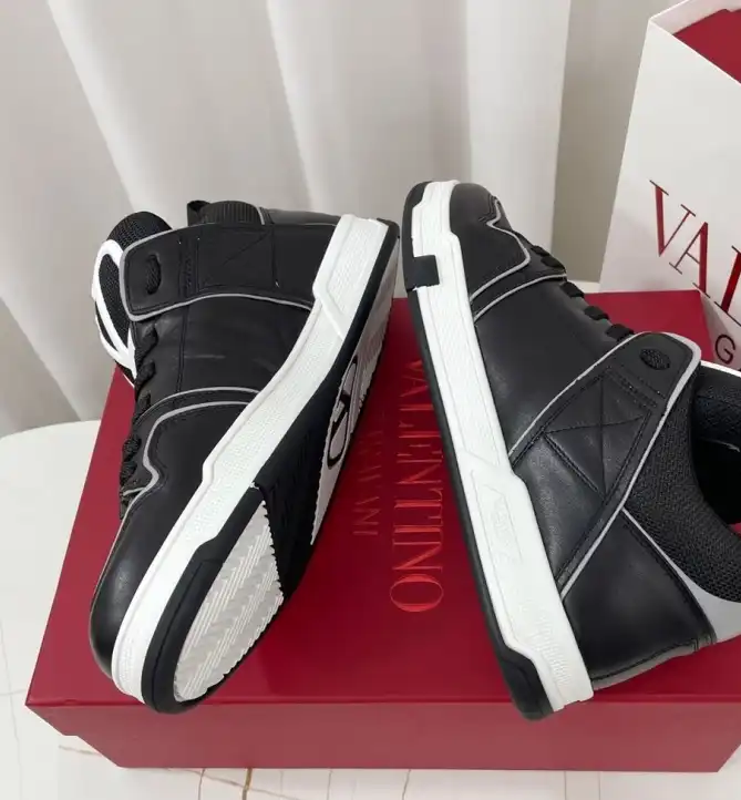 hype Valentino Sneakers