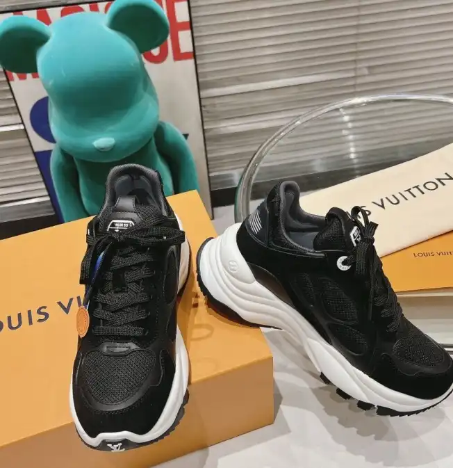 hype Louis Vuitton Sneakers