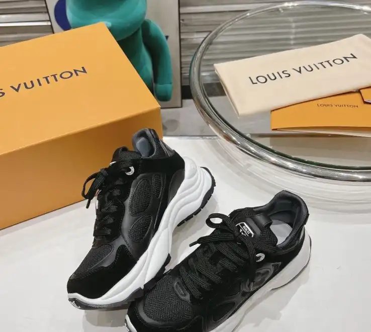 hype Louis Vuitton Sneakers