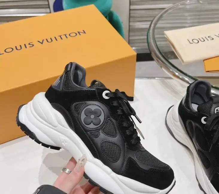 hype Louis Vuitton Sneakers