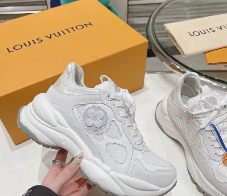 hype Louis Vuitton Sneakers