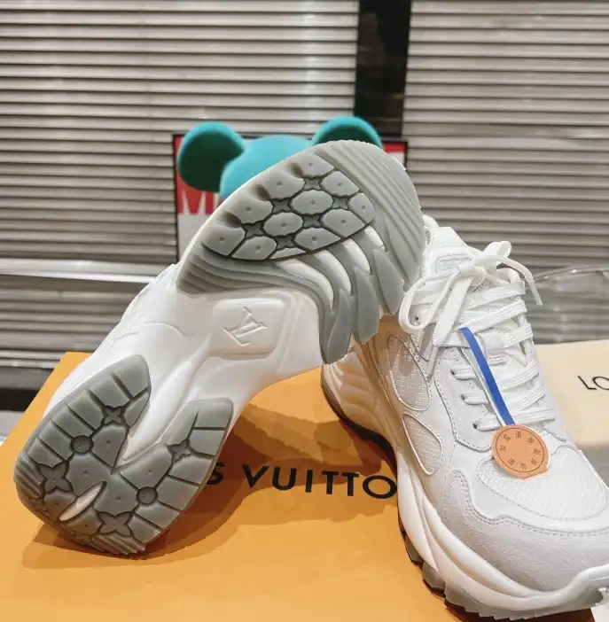 hype Louis Vuitton Sneakers