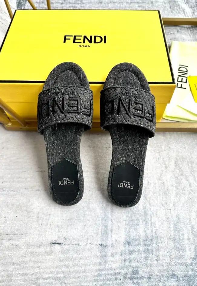 hype Fendi Slippers