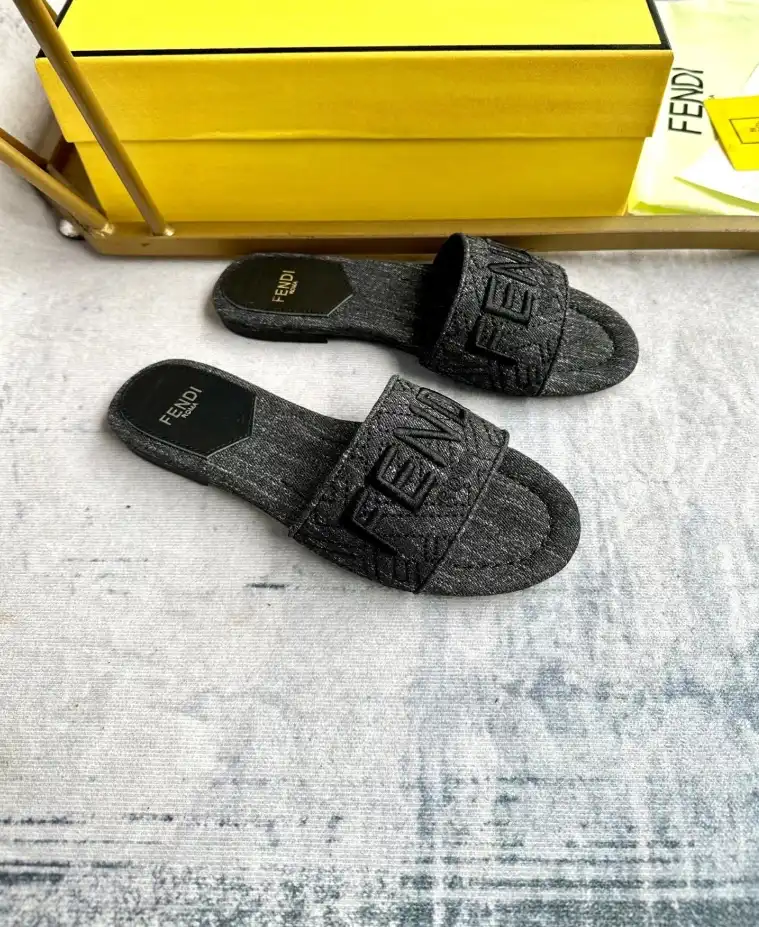 hype Fendi Slippers