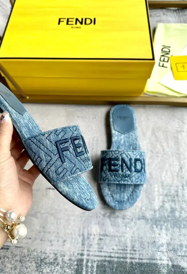 hype Fendi Slippers