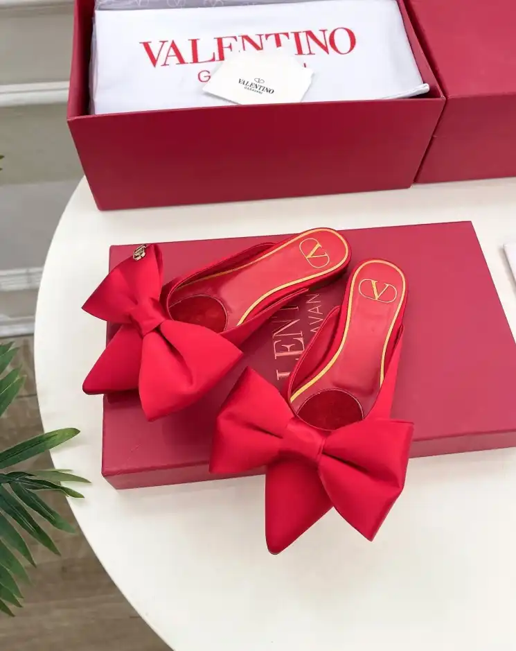 hype Valentino flat shoes