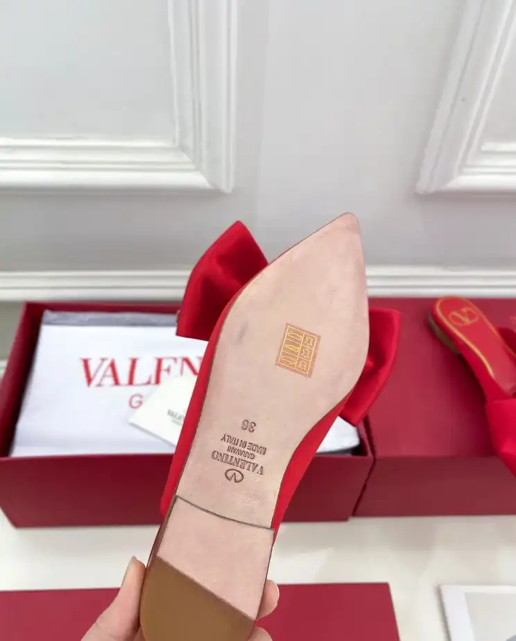 hype Valentino flat shoes