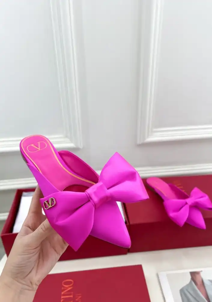 hype Valentino flat shoes