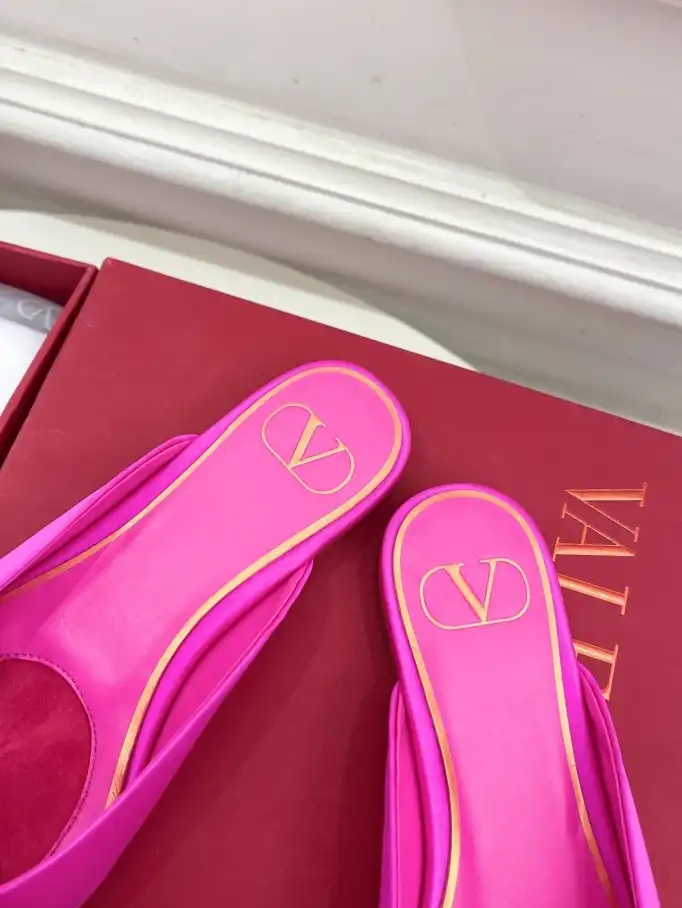 hype Valentino flat shoes