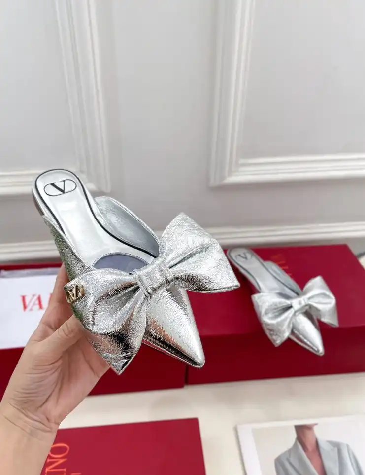 hype Valentino flat shoes