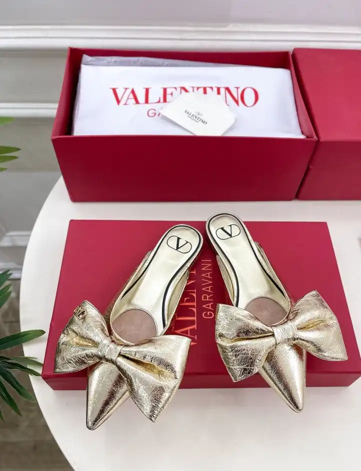 hype Valentino flat shoes