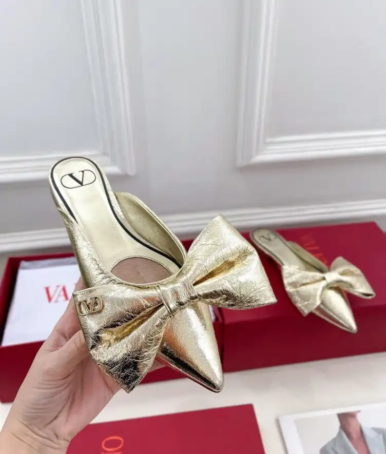 hype Valentino flat shoes