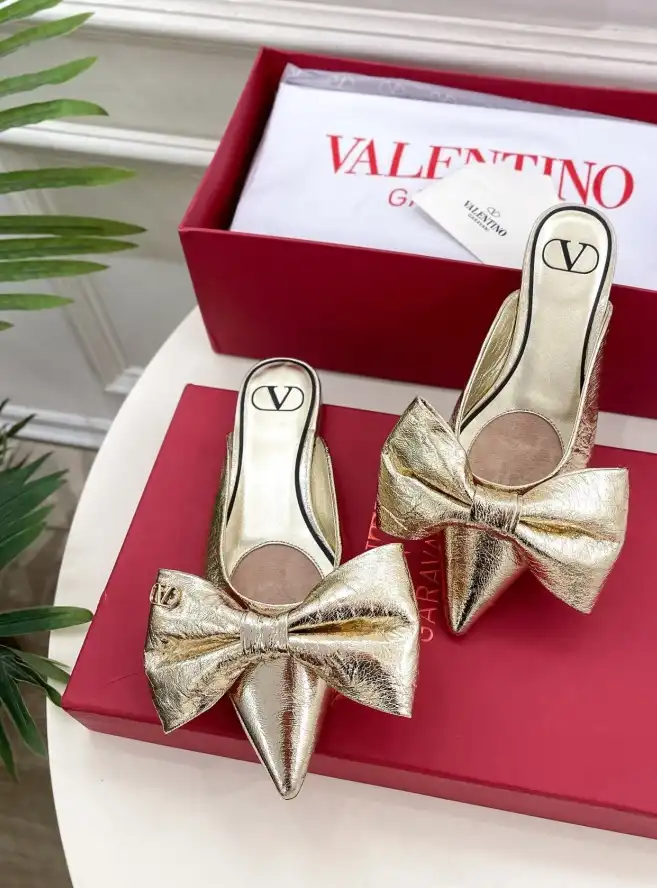 hype Valentino flat shoes