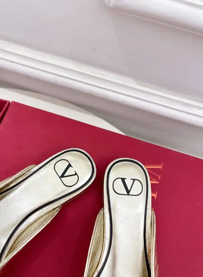 hype Valentino flat shoes