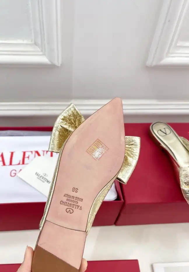 hype Valentino flat shoes