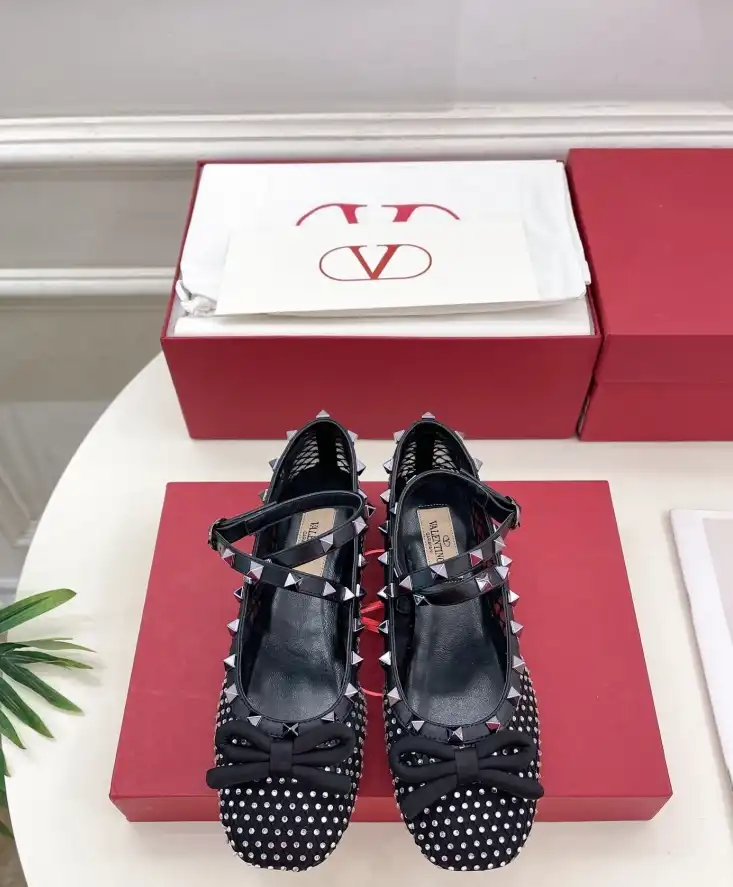 hype Valentino flat shoes