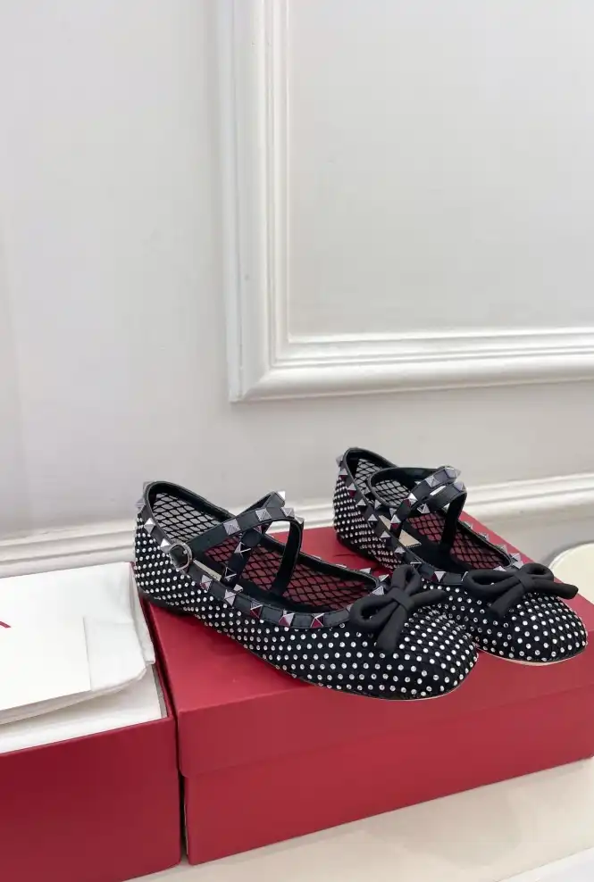 hype Valentino flat shoes