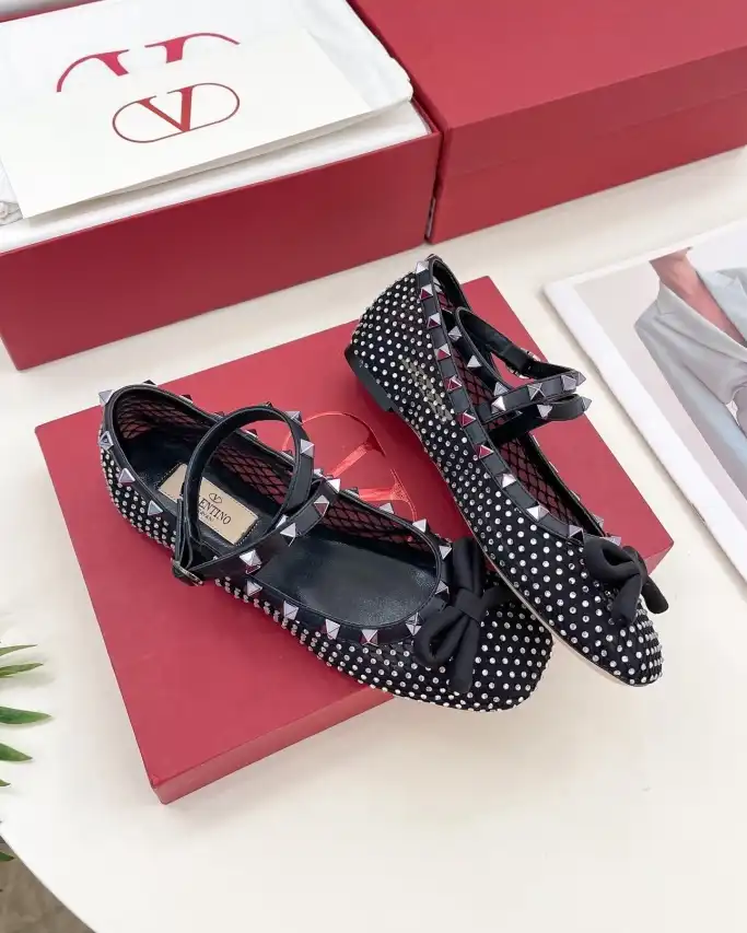 hype Valentino flat shoes