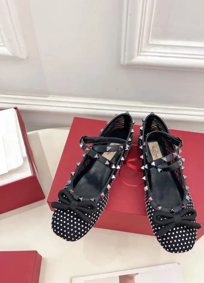 hype Valentino flat shoes