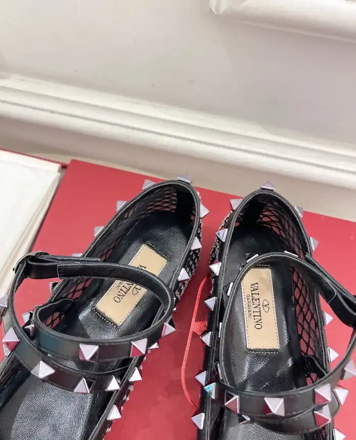 hype Valentino flat shoes