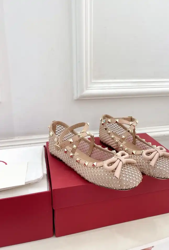 hype Valentino flat shoes