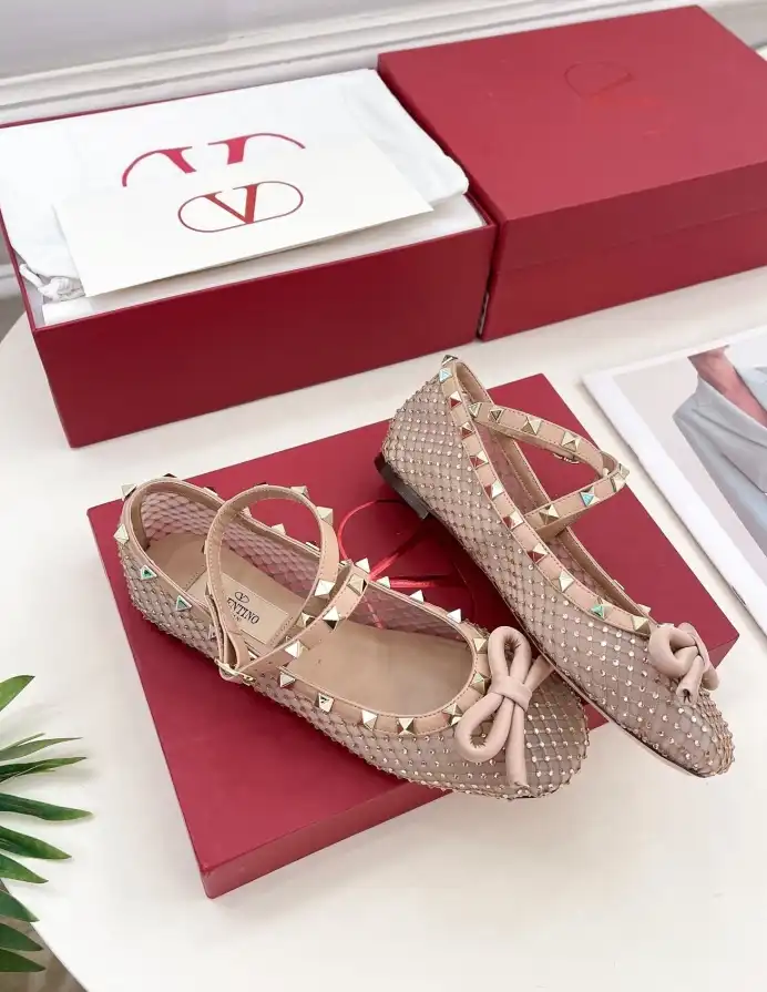 hype Valentino flat shoes