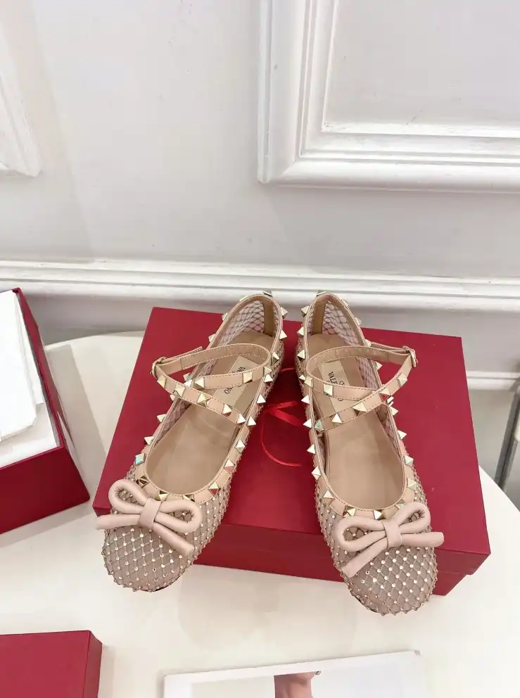 hype Valentino flat shoes